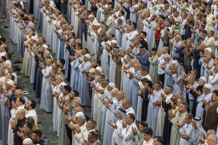 تقرير مصور/ أجواء ليلة الجمعة في مرقد أبي الفضل العباس (عليه السلام)