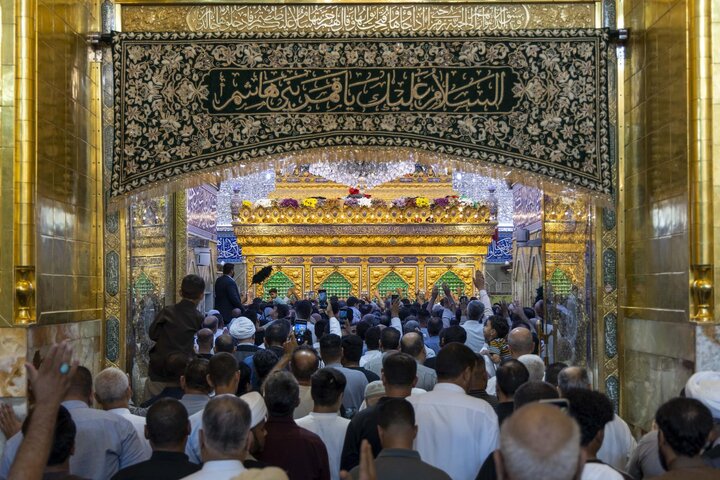 تقرير مصور/ أجواء ليلة الجمعة في مرقد أبي الفضل العباس (عليه السلام)