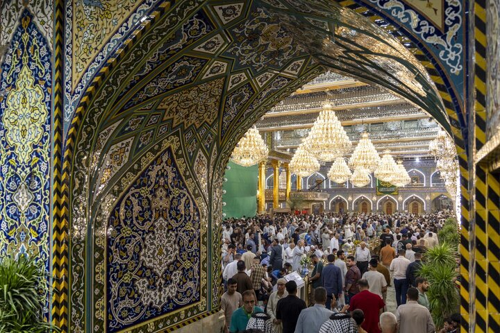 تقرير مصور/ أجواء ليلة الجمعة في مرقد أبي الفضل العباس (عليه السلام)