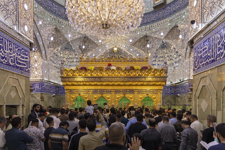 تقرير مصور/ أجواء ليلة الجمعة في مرقد أبي الفضل العباس (عليه السلام)