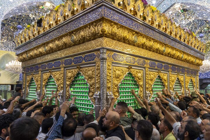 تقرير مصور/ أجواء ليلة الجمعة في مرقد أبي الفضل العباس (عليه السلام)