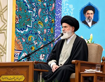 مسئولان با تلاش بیشتر برای کاهش فشارهای اقتصادی چاره‌اندیشی کنند