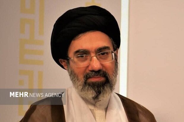 ڕێبەری ئێران داوای کرد گرینگی زیاتر بە پەرەستاران بدرێت