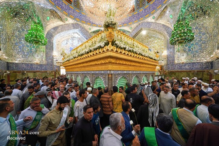 گل‌آرایی حرم مطهر امام علی(ع) در آستانه میلاد حضرت زینب(س)