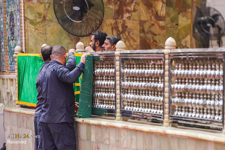 Foto / Hz. Zeynep’in (s.a) Doğum Günü Arefesinde İmam Ali’nin (a.s) Kutsal Türbesinin Çiçeklerle Süslenmesi