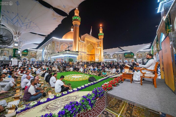 Foto / Hz. Zeynep’in (s.a) Doğum Günü Arefesinde İmam Ali’nin (a.s) Kutsal Türbesinin Çiçeklerle Süslenmesi