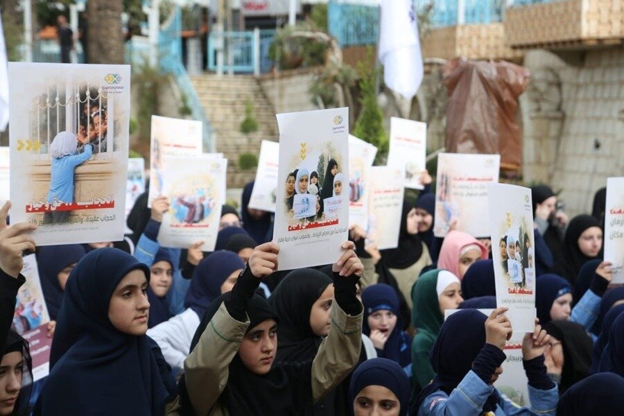 برگزاری تجمع همبستگی با دختران محجبه جمهوری آذربایجان در جنوب لبنان + عکس