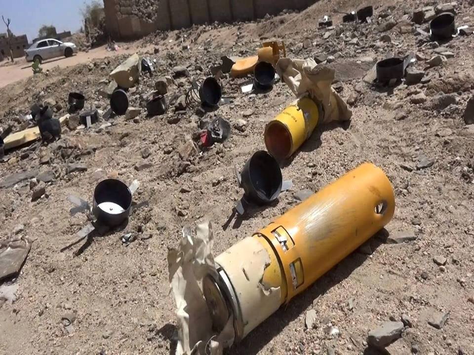 استشهاد وإصابة 14.. النظام السعودي يستخدم قنابل عنقودية ضد المدنيين في ذمار