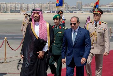 السيسي يطالب البرلمان المصري للمشاركة بالعدوان العسكري على اليمن دعما للسعودية