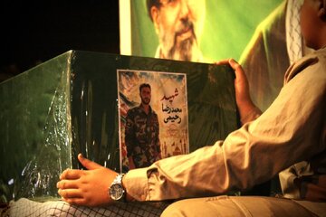 عکس خبری | وداع باشکوه سروستان با شهید افغانستانی جنگ رمضان
