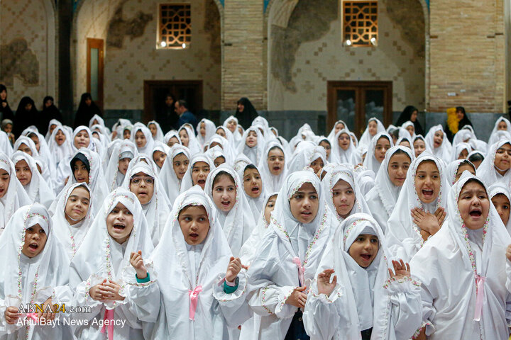 تقرير مصور/ “480 فتاة” يحتفلن داخل الصحن الرضوي الشريف بمناسبة تكليفهن الشرعي