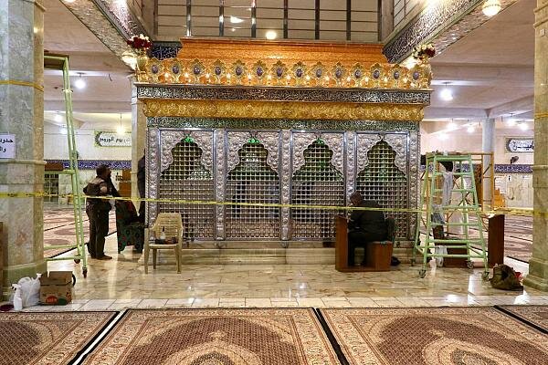 إجراء أعمال الإدامة لشباك مرقد الصحابي أثيب اليماني (رض)