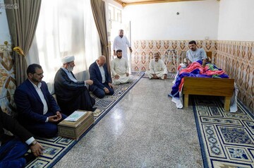 دیدار هیئتی از آستان مقدس علوی با مجروحان و خانواده‌های شهدای تجاوز آمریکایی صهیونیستی به عراق