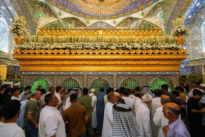 Informe fotográfico | Ambiente espiritual en el Santuario del Imam Ali (P) por el natalicio de la Excelencia Zaynab (P)