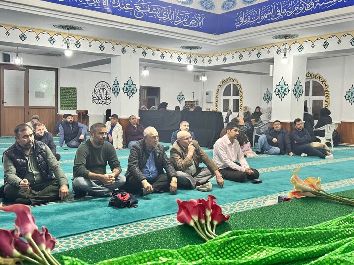 Informe fotográfico |Celebración del natalicio de la Excelencia Zainab (PB) en la Mezquita Ahlul Bayt (PB) de Bursa, Turquía