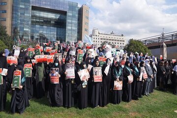 هيئات نسائية لبنانية تنظم وقفةً تضامنيةً مع الطالبات والمعلّمات المحجّبات في أذربيجان