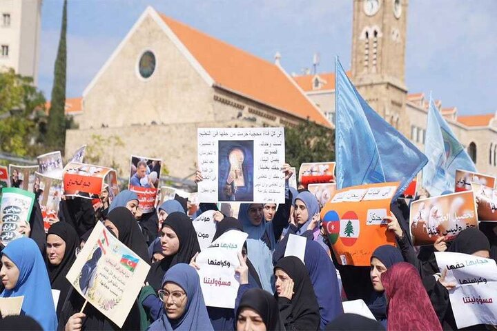 تقرير مصور/ جانب من حضور وقفة تضامنية للسيدات بلبنان تضامنا مع المحجبات في أذربيجان