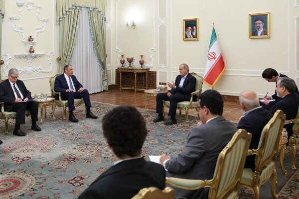 سەرۆک کۆماری ئێران : هیچ وڵاتێک ناتوانێت داخوازییەکانی بەسەرماندا بسەپێنێت