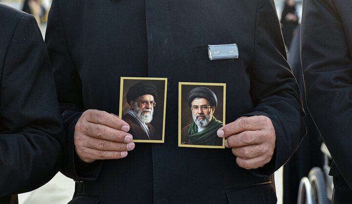 Iran: Uchambuzi wa Mapendekezo ya Mwisho ya Kiongozi Shahidi – Sehemu ya Pili: Sifa na Majukumu ya Umma Uliopewa Wito wa Kihistoria