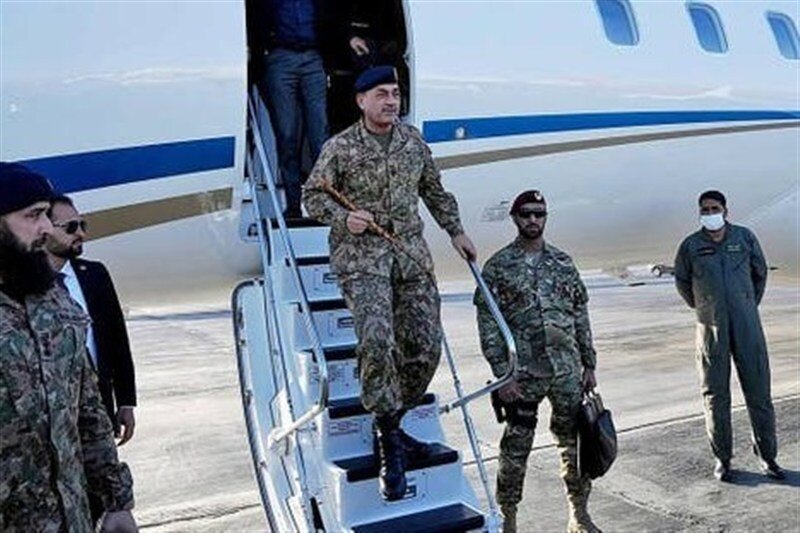 قائد الجيش الباكستاني يصل الى طهران