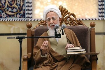 دست رزمندگان نیروهای مسلح روی ماشه باشد