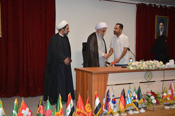 گزارش تصویری/ آیین آغاز سال تحصیلی دانشگاه بین‌المللی اهل‌بیت(ع) و گرامیداشت رهبر شهید