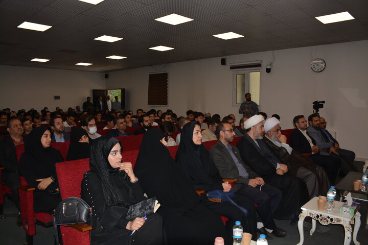 گزارش تصویری/ آیین آغاز سال تحصیلی دانشگاه بین‌المللی اهل‌بیت(ع) و گرامیداشت رهبر شهید