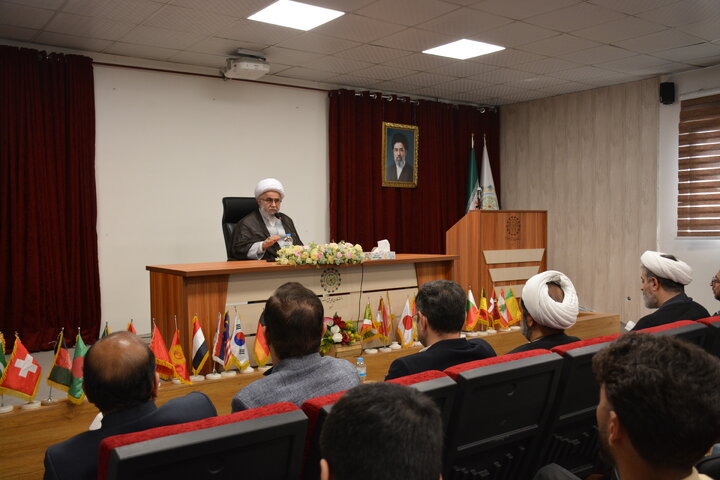 گزارش تصویری/ آیین آغاز سال تحصیلی دانشگاه بین‌المللی اهل‌بیت(ع) و گرامیداشت رهبر شهید