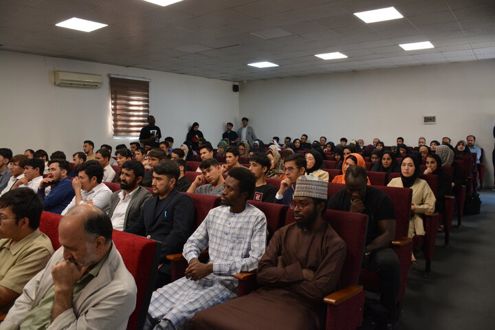 گزارش تصویری/ آیین آغاز سال تحصیلی دانشگاه بین‌المللی اهل‌بیت(ع) و گرامیداشت رهبر شهید