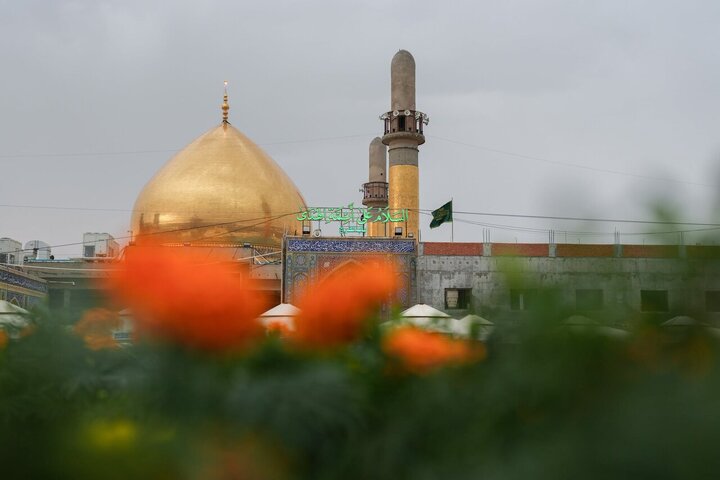 Informe fotográfico | La lluvia trae una atmósfera refrescante al patio de Al-Askariyayn (PB)