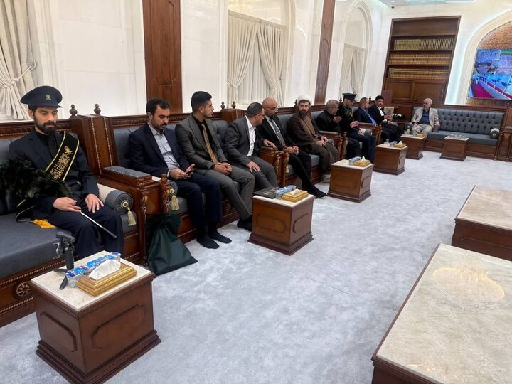 برپایی محفل قرآنی خادمان حرم بانوی کرامت در حرم امامین عسکریین(ع)