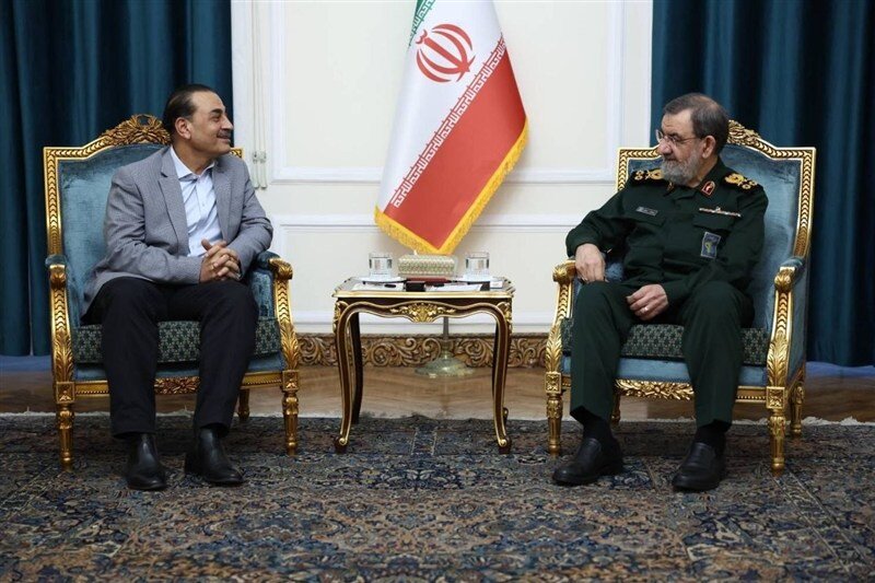 محسن رضائی :  ایران کا ایک ذرہ افزودہ جوہری مواد بھی ملک سے باہر نہیں جائے گا