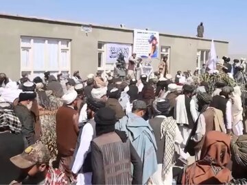 پایان نزاع خونین هزاره‌ها و پشتون‌ها در غزنی؛ طالبان از رفع تعصب قومی می‌گوید!