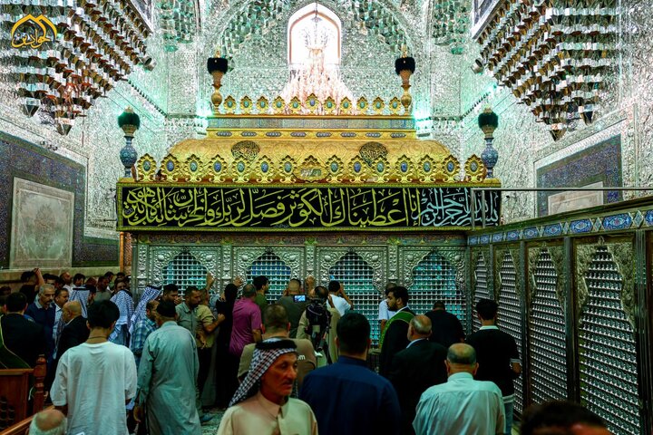 El Santuario de los dos Imames al-Yawadain (PB) se viste de negro en duelo por el martirio de la Excelencia Fátima al-Zahra (PB)