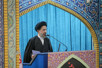 خطيب جمعة طهران: الإسلام يهدف إلى بناء وتنشئة نموذج كالسيدة فاطمة الزهراء(ع)