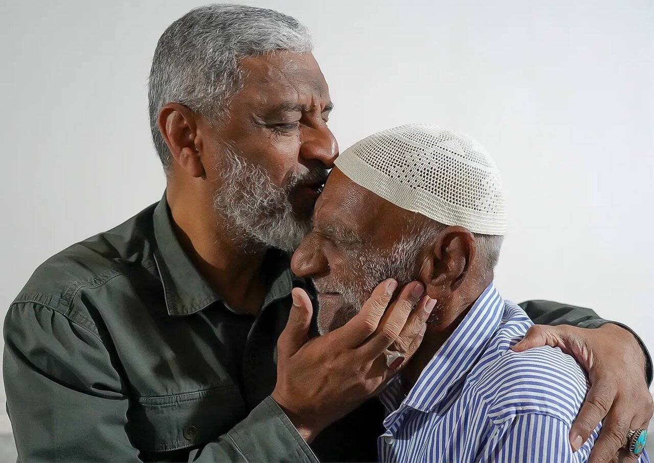 قائد البحرية للحرس الثوري: ابتعد الأمريكيون مسافة 700 كيلومتر عن مضيق هرمز