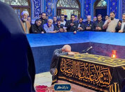 Pres. Pezeshkian pays tribute at tomb of martyred Leader in Mashhad
