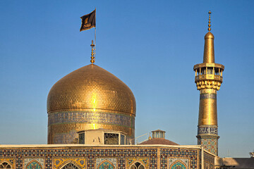 Foto Xəbər \ Həzrət Zəhranın (səlamullahi əleyha) şəhadəti münasibətilə İmam Rzanın (ə) hərəmində matəm bayrağı ucadıldı