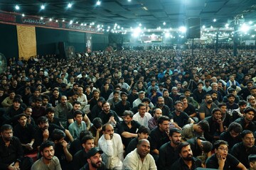 تقرير مصور/ تجمّع حاشد للمعزّين في ذكرى السيدة فاطمة الزهراء(س) بكراتشي تحت شعار «لبيك يا زهراء»