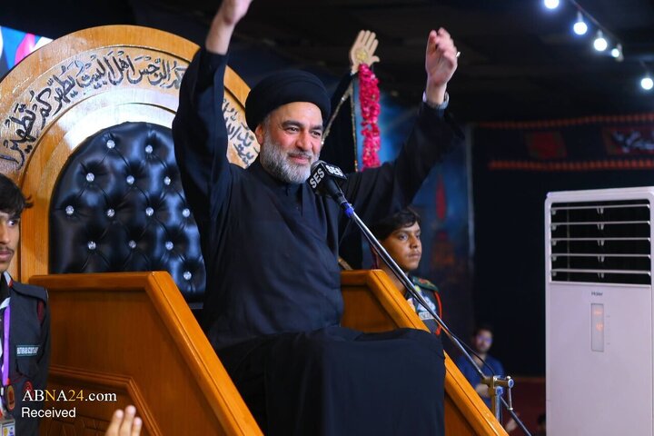 اجتماع گسترده عزاداران فاطمی در کراچی با شعار «لبیک یا زهرا»