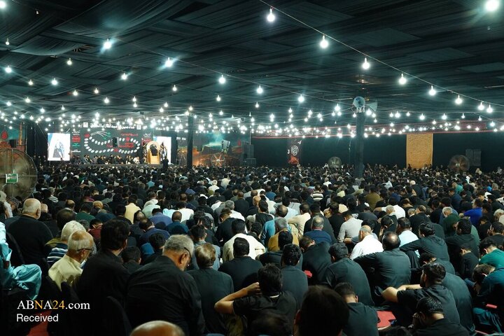 اجتماع گسترده عزاداران فاطمی در کراچی با شعار «لبیک یا زهرا»