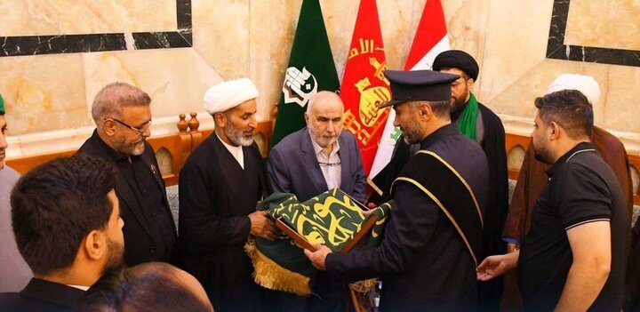 تکریم مسئولان عتبه عباسیه توسط خادمان حرم بانوی کرامت