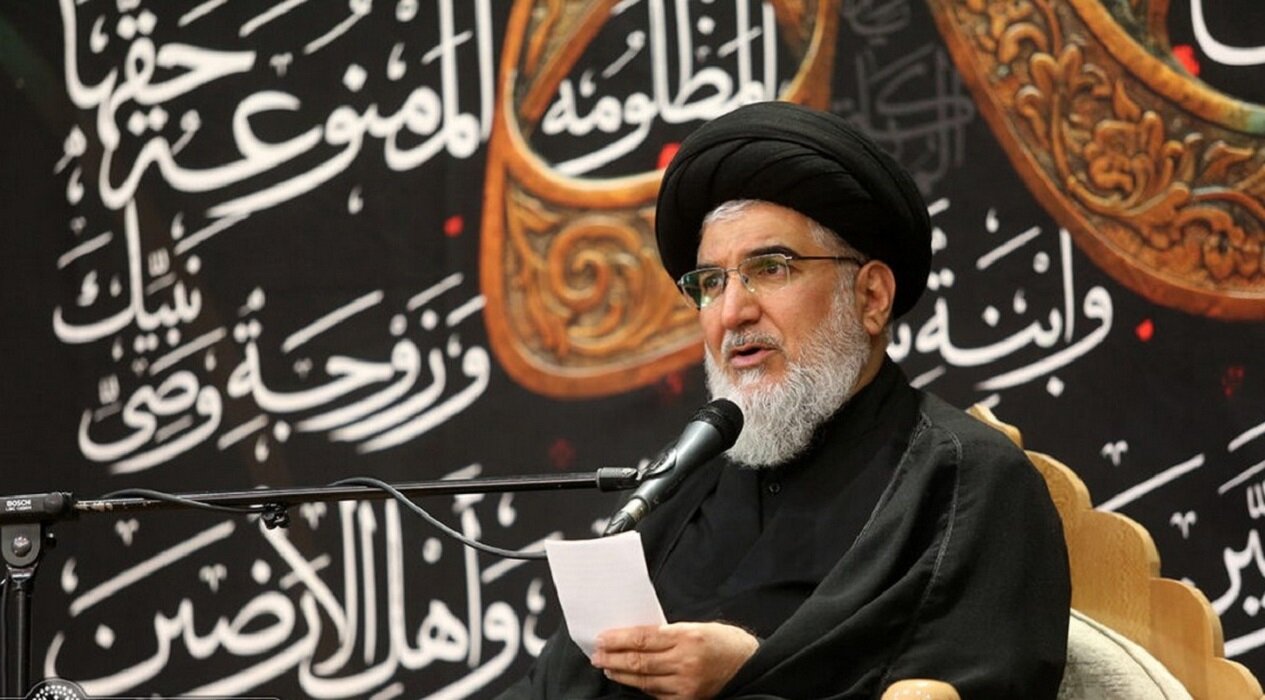 دشمن برای نابودی بنیان خانواده حجاب را هدف گرفته است