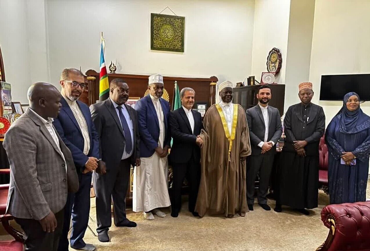 Pertemuan Perpisahan Duta Besar Iran dengan Mufti Uganda; Tekankan Penguatan Hubungan Bilateral