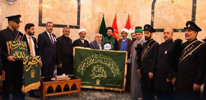 تقرير مصور/ خَدَمة حرم كريمة أهل البيت(ع) يكرّمون مسؤولي العتبة العباسية