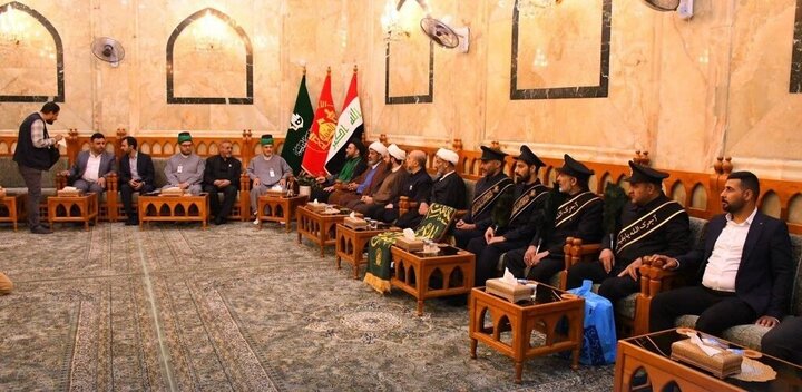 تقرير مصور/ خَدَمة حرم كريمة أهل البيت(ع) يكرّمون مسؤولي العتبة العباسية