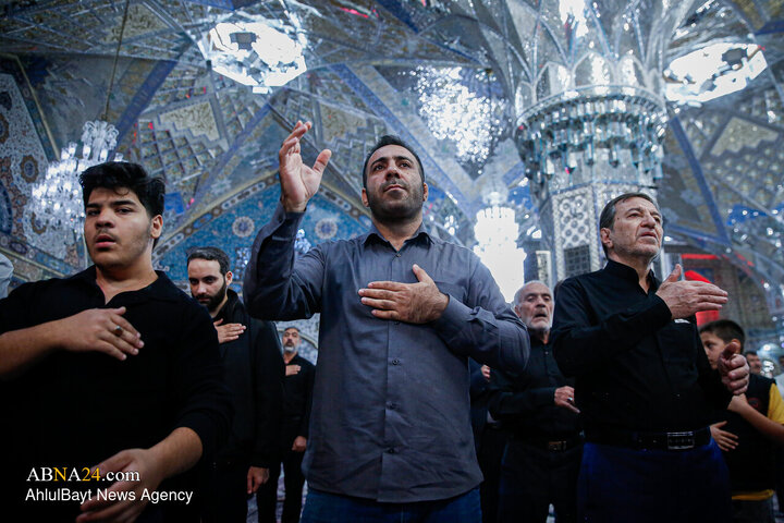 سوگواری زائران رضوی و دسته عزاداری خادمان حرم علوی در ایام فاطمیه