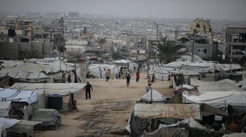 تداوم زندگی آوارگان فلسطینی در چادرهای موقت اردوگاه النصیرات
