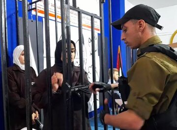 تعذيب وتجويع وتحرش.. انتهاكات إسرائيلية بحق أكثر من 90 أسيرة فلسطينية