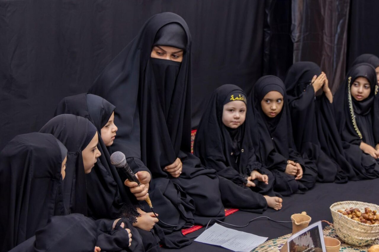 Al-Siddiqa Al-Tahira Center organizes a mourning gathering for children to mark martyrdom of Lady az-Zahra (+Photos)